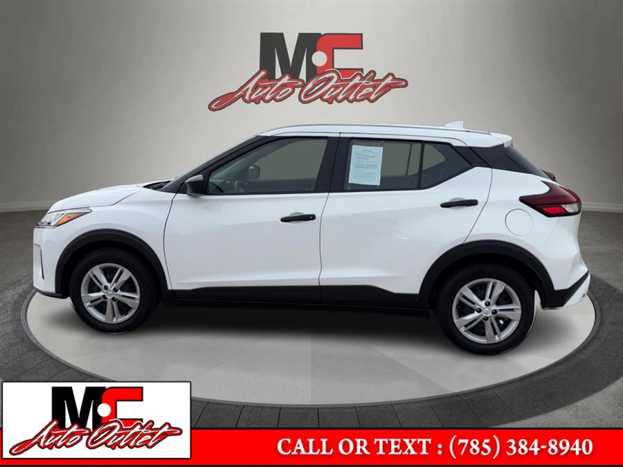 2022 Nissan Kicks S photo 4