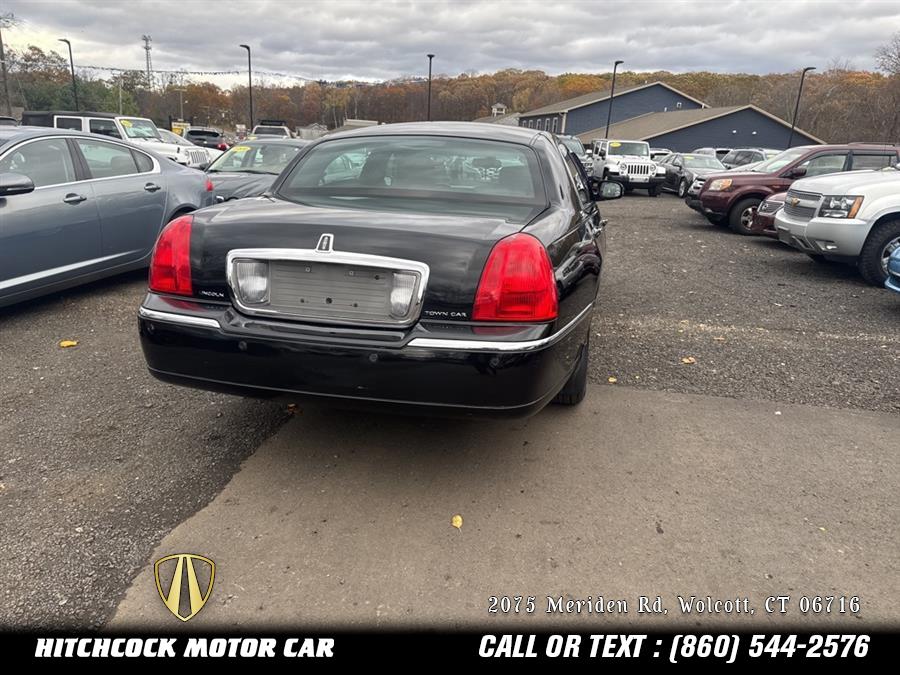 2011 Lincoln Town Car Signature, available for sale in Wolcott, Connecticut | Hitchcock Motor Car. Wolcott, Connecticut 2011 Lincoln Town Car Signature, available for sale in Wolcott, Connecticut | Hitchcock Motor Car. Wolcott, Connecticut
