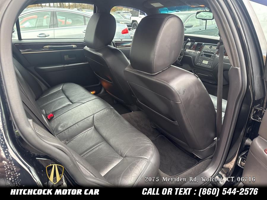 2011 Lincoln Town Car Signature, available for sale in Wolcott, Connecticut | Hitchcock Motor Car. Wolcott, Connecticut 2011 Lincoln Town Car Signature, available for sale in Wolcott, Connecticut | Hitchcock Motor Car. Wolcott, Connecticut