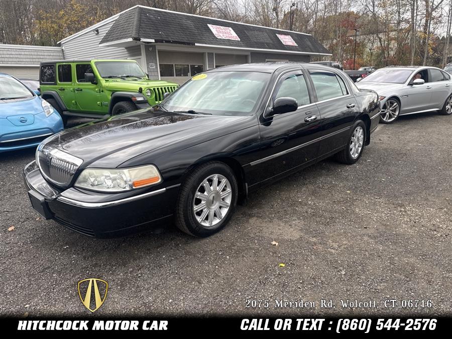 2011 Lincoln Town Car Signature, available for sale in Wolcott, Connecticut | Hitchcock Motor Car. Wolcott, Connecticut 2011 Lincoln Town Car Signature, available for sale in Wolcott, Connecticut | Hitchcock Motor Car. Wolcott, Connecticut