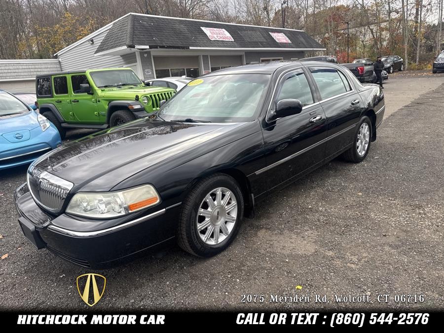 2011 Lincoln Town Car Signature, available for sale in Wolcott, Connecticut | Hitchcock Motor Car. Wolcott, Connecticut 2011 Lincoln Town Car Signature, available for sale in Wolcott, Connecticut | Hitchcock Motor Car. Wolcott, Connecticut