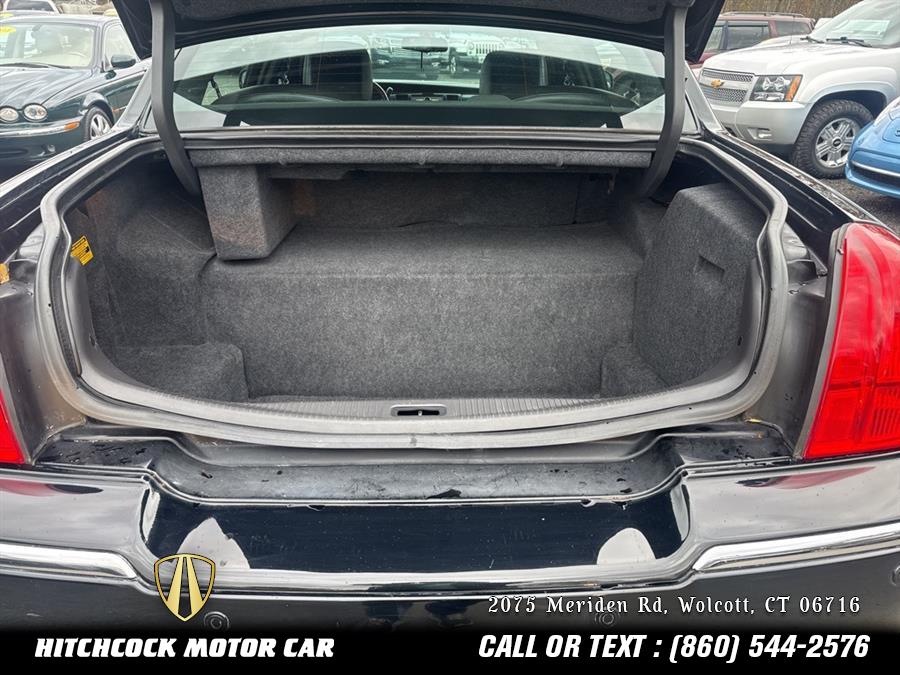 2011 Lincoln Town Car Signature, available for sale in Wolcott, Connecticut | Hitchcock Motor Car. Wolcott, Connecticut 2011 Lincoln Town Car Signature, available for sale in Wolcott, Connecticut | Hitchcock Motor Car. Wolcott, Connecticut