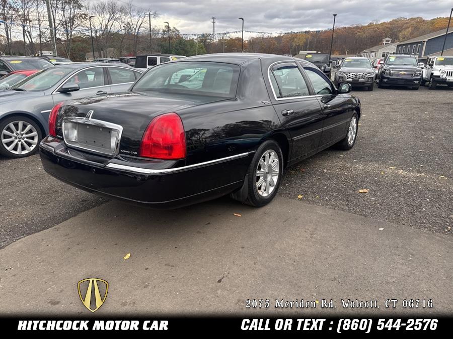 2011 Lincoln Town Car Signature, available for sale in Wolcott, Connecticut | Hitchcock Motor Car. Wolcott, Connecticut 2011 Lincoln Town Car Signature, available for sale in Wolcott, Connecticut | Hitchcock Motor Car. Wolcott, Connecticut