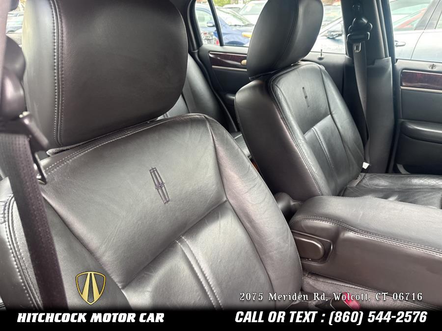 2011 Lincoln Town Car Signature, available for sale in Wolcott, Connecticut | Hitchcock Motor Car. Wolcott, Connecticut 2011 Lincoln Town Car Signature, available for sale in Wolcott, Connecticut | Hitchcock Motor Car. Wolcott, Connecticut
