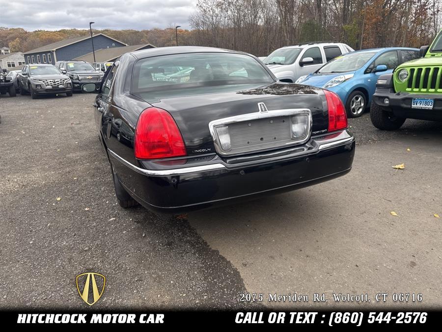2011 Lincoln Town Car Signature, available for sale in Wolcott, Connecticut | Hitchcock Motor Car. Wolcott, Connecticut 2011 Lincoln Town Car Signature, available for sale in Wolcott, Connecticut | Hitchcock Motor Car. Wolcott, Connecticut