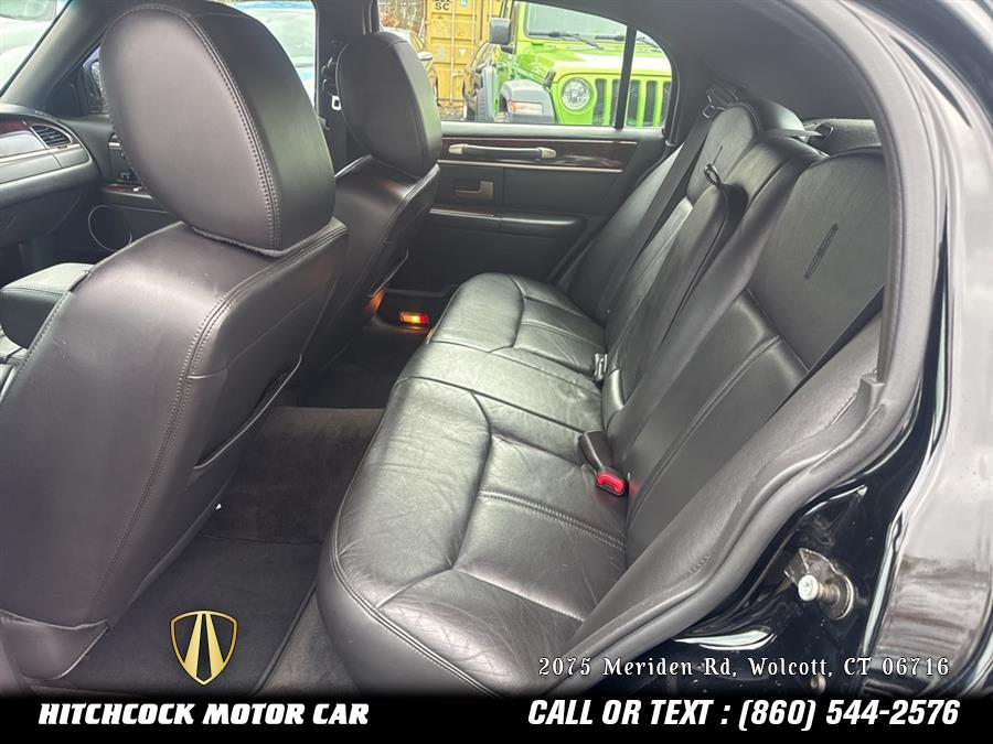 2011 Lincoln Town Car Signature, available for sale in Wolcott, Connecticut | Hitchcock Motor Car. Wolcott, Connecticut 2011 Lincoln Town Car Signature, available for sale in Wolcott, Connecticut | Hitchcock Motor Car. Wolcott, Connecticut