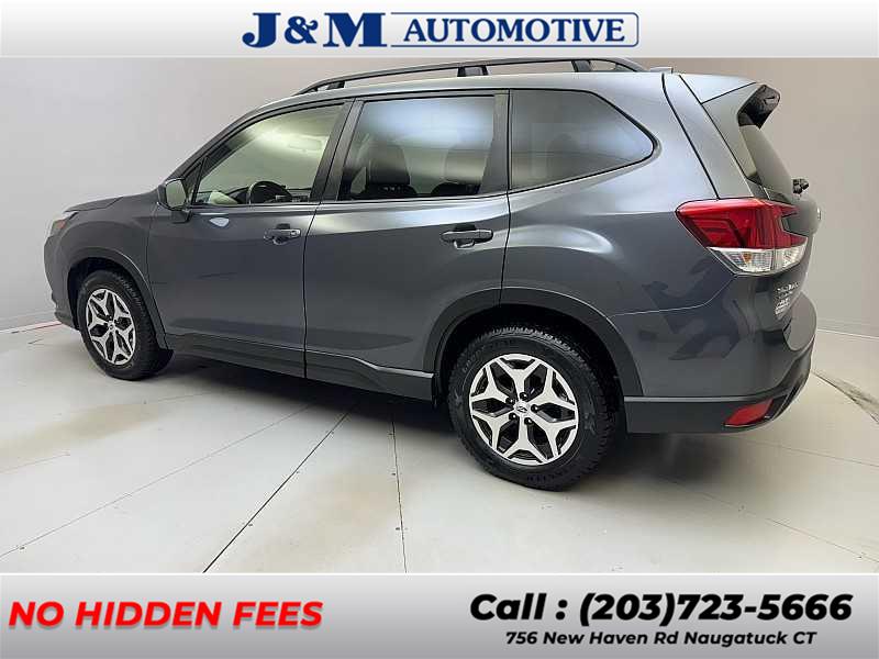 2023 Subaru Forester Premium Base photo 3