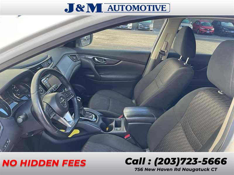 2018 Nissan Rogue SV, available for sale in Naugatuck, Connecticut | J&M Automotive Sls&Svc LLC. Naugatuck, Connecticut 2018 Nissan Rogue SV, available for sale in Naugatuck, Connecticut | J&M Automotive Sls&Svc LLC. Naugatuck, Connecticut