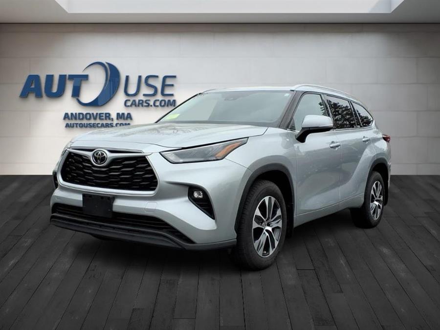2022 Toyota Highlander XLE's photo