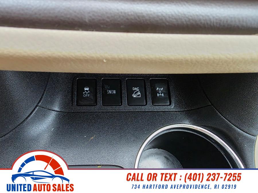 2017 Toyota Highlander XLE V6 AWD (Natl), available for sale in Providence, Rhode Island | United Auto Sales Inc. Providence, Rhode Island 2017 Toyota Highlander XLE V6 AWD (Natl), available for sale in Providence, Rhode Island | United Auto Sales Inc. Providence, Rhode Island