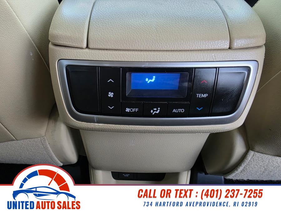 2017 Toyota Highlander XLE V6 AWD (Natl), available for sale in Providence, Rhode Island | United Auto Sales Inc. Providence, Rhode Island 2017 Toyota Highlander XLE V6 AWD (Natl), available for sale in Providence, Rhode Island | United Auto Sales Inc. Providence, Rhode Island