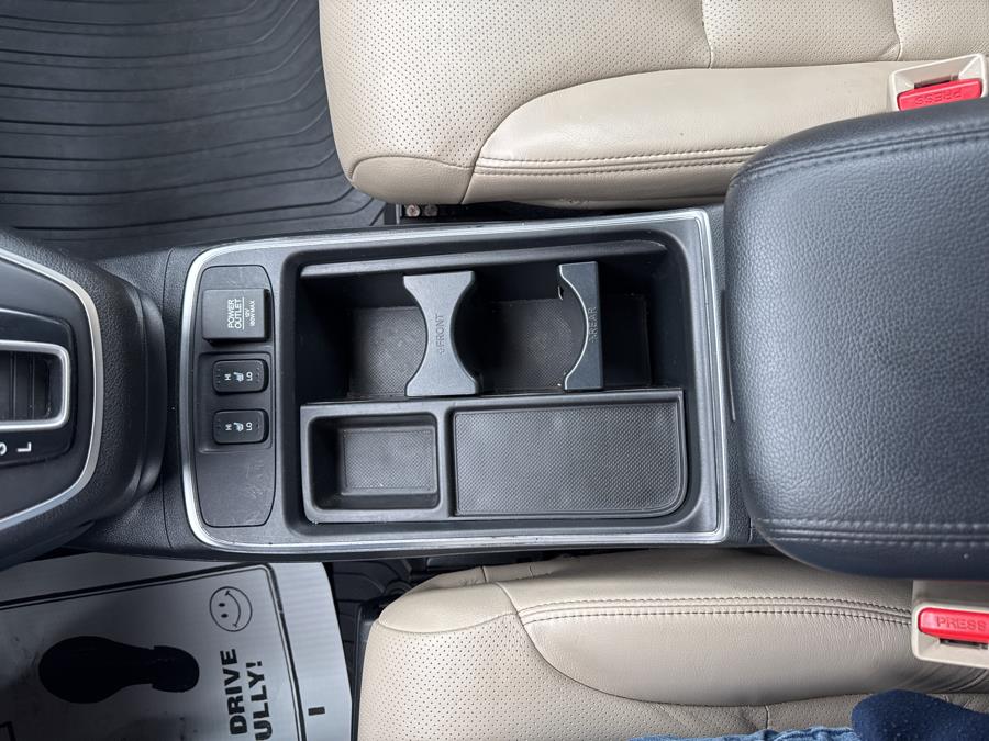 2016 Honda CR-V AWD 5dr Touring, available for sale in Waterbury, Connecticut | National Auto Brokers, Inc.. Waterbury, Connecticut 2016 Honda CR-V AWD 5dr Touring, available for sale in Waterbury, Connecticut | National Auto Brokers, Inc.. Waterbury, Connecticut