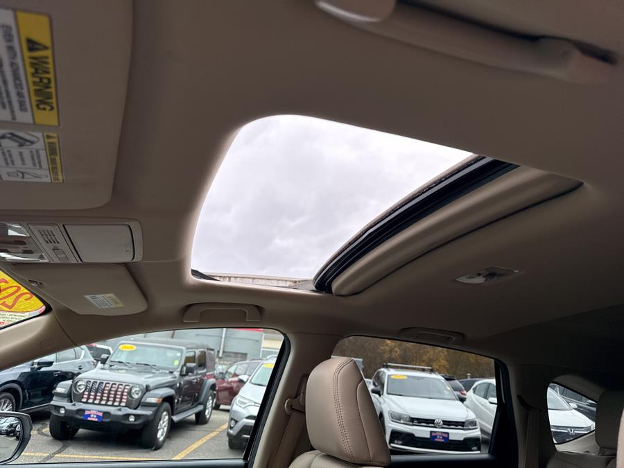 2016 Honda CR-V AWD 5dr Touring, available for sale in Waterbury, Connecticut | National Auto Brokers, Inc.. Waterbury, Connecticut 2016 Honda CR-V AWD 5dr Touring, available for sale in Waterbury, Connecticut | National Auto Brokers, Inc.. Waterbury, Connecticut