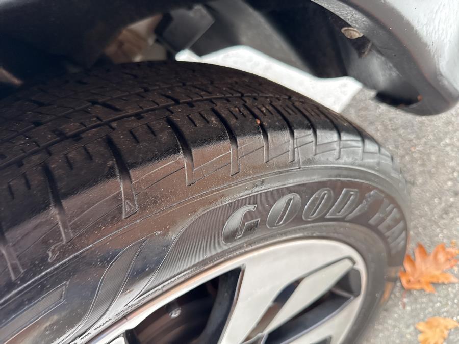 2016 Honda CR-V AWD 5dr Touring, available for sale in Waterbury, Connecticut | National Auto Brokers, Inc.. Waterbury, Connecticut 2016 Honda CR-V AWD 5dr Touring, available for sale in Waterbury, Connecticut | National Auto Brokers, Inc.. Waterbury, Connecticut