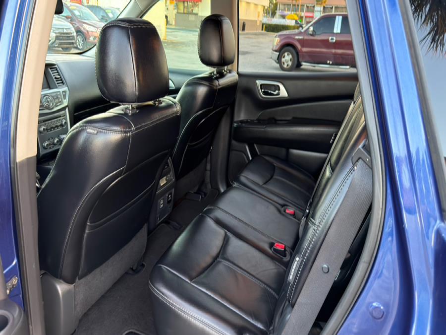 2018 Nissan Pathfinder FWD SL, available for sale in Hialeah, Florida | The Palm Motors LLC. Hialeah, Florida 2018 Nissan Pathfinder FWD SL, available for sale in Hialeah, Florida | The Palm Motors LLC. Hialeah, Florida
