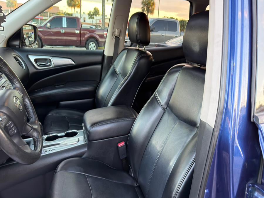 2018 Nissan Pathfinder FWD SL, available for sale in Hialeah, Florida | The Palm Motors LLC. Hialeah, Florida 2018 Nissan Pathfinder FWD SL, available for sale in Hialeah, Florida | The Palm Motors LLC. Hialeah, Florida