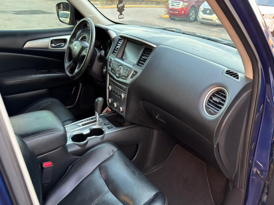 2018 Nissan Pathfinder FWD SL, available for sale in Hialeah, Florida | The Palm Motors LLC. Hialeah, Florida 2018 Nissan Pathfinder FWD SL, available for sale in Hialeah, Florida | The Palm Motors LLC. Hialeah, Florida