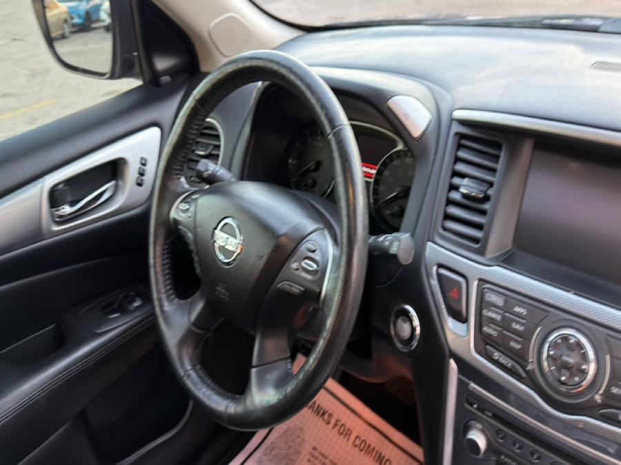 2018 Nissan Pathfinder FWD SL, available for sale in Hialeah, Florida | The Palm Motors LLC. Hialeah, Florida 2018 Nissan Pathfinder FWD SL, available for sale in Hialeah, Florida | The Palm Motors LLC. Hialeah, Florida