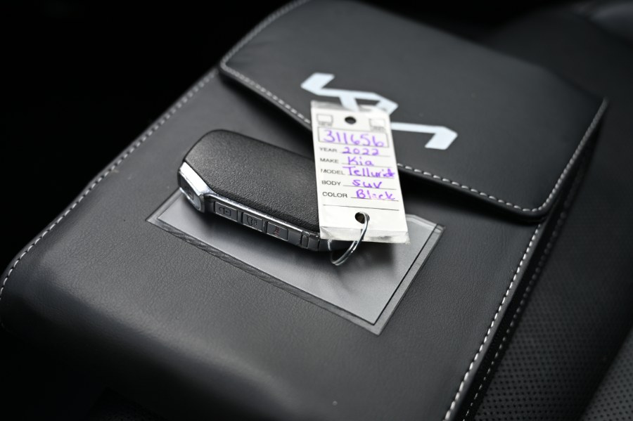 2022 Kia Telluride LX AWD, available for sale in Waterbury, Connecticut | Highline Car Connection. Waterbury, Connecticut 2022 Kia Telluride LX AWD, available for sale in Waterbury, Connecticut | Highline Car Connection. Waterbury, Connecticut