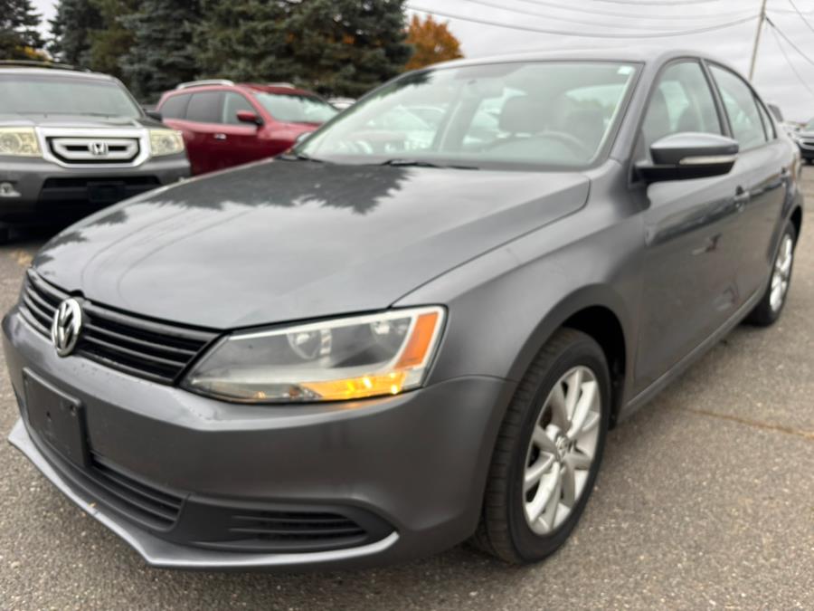 2011 Volkswagen Jetta SE photo 2