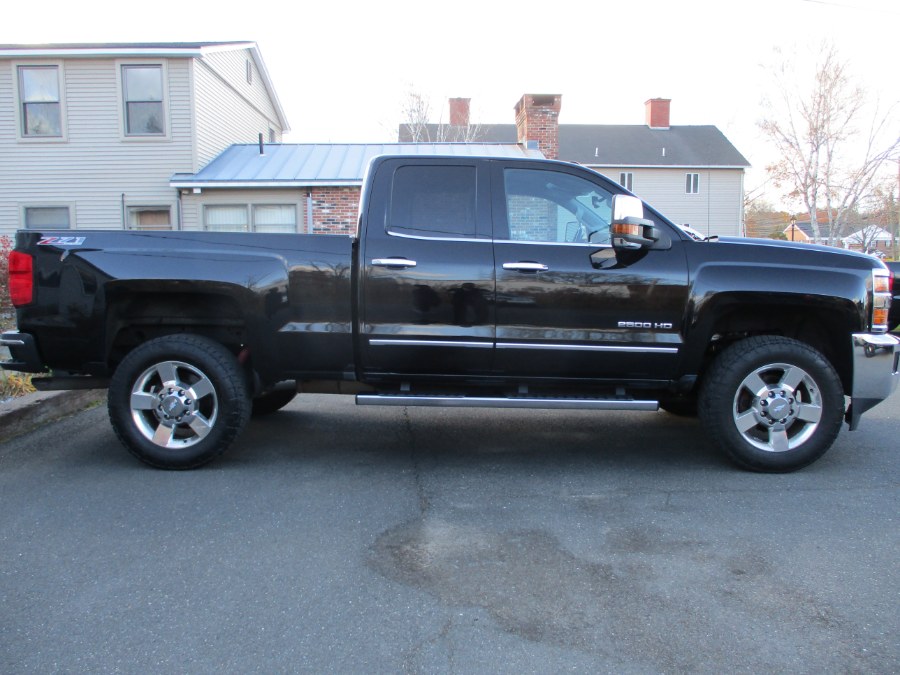 2016 Chevrolet Silverado 2500HD LTZ photo 3