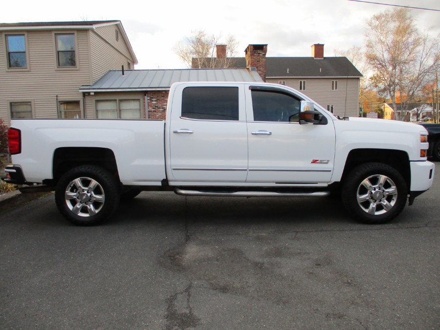 2017 Chevrolet Silverado 2500HD LTZ photo 3
