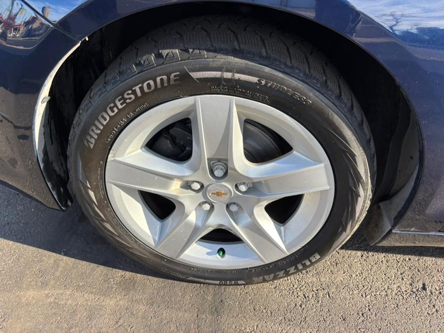 2009 Chevrolet Malibu 4dr Sdn LS w/1FL, available for sale in New haven, Connecticut | Wilson Maturo Motors. New haven, Connecticut 2009 Chevrolet Malibu 4dr Sdn LS w/1FL, available for sale in New haven, Connecticut | Wilson Maturo Motors. New haven, Connecticut