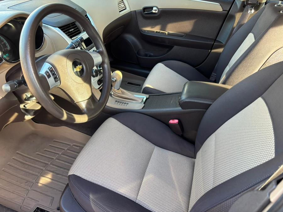 2009 Chevrolet Malibu 4dr Sdn LS w/1FL, available for sale in New haven, Connecticut | Wilson Maturo Motors. New haven, Connecticut 2009 Chevrolet Malibu 4dr Sdn LS w/1FL, available for sale in New haven, Connecticut | Wilson Maturo Motors. New haven, Connecticut