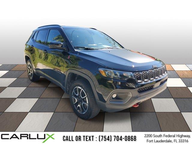 2024 Jeep Compass Trailhawk photo 2