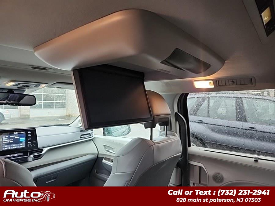 2021 Toyota Sienna XLE photo 4