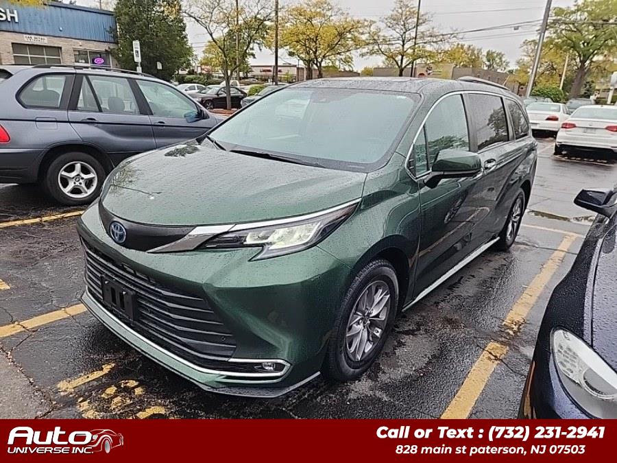 2021 Toyota Sienna XLE's photo