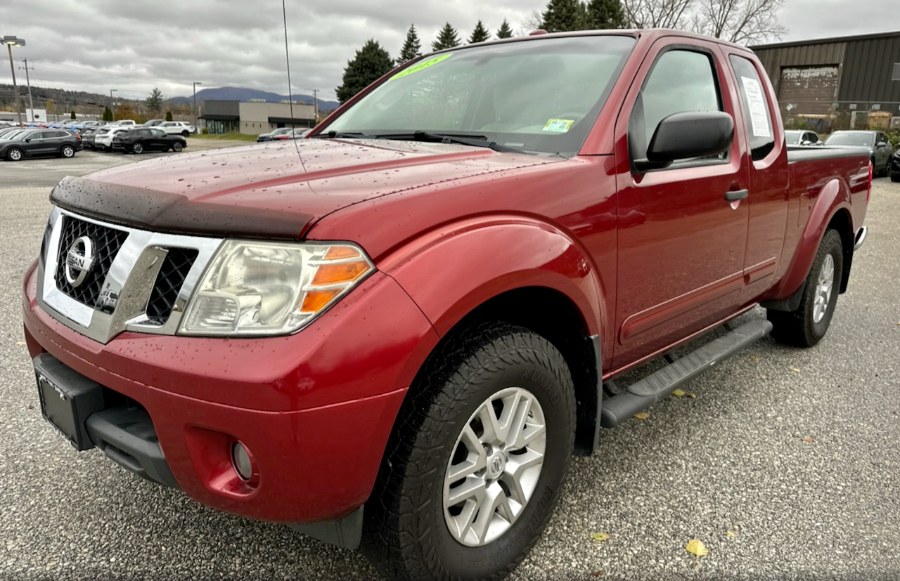2015 Nissan Frontier SV Crew Cab photo 4