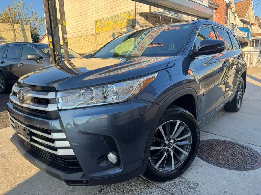 Used 2018 Toyota Highlander in Jamaica, New York | Sunrise Autoland. Jamaica, New York