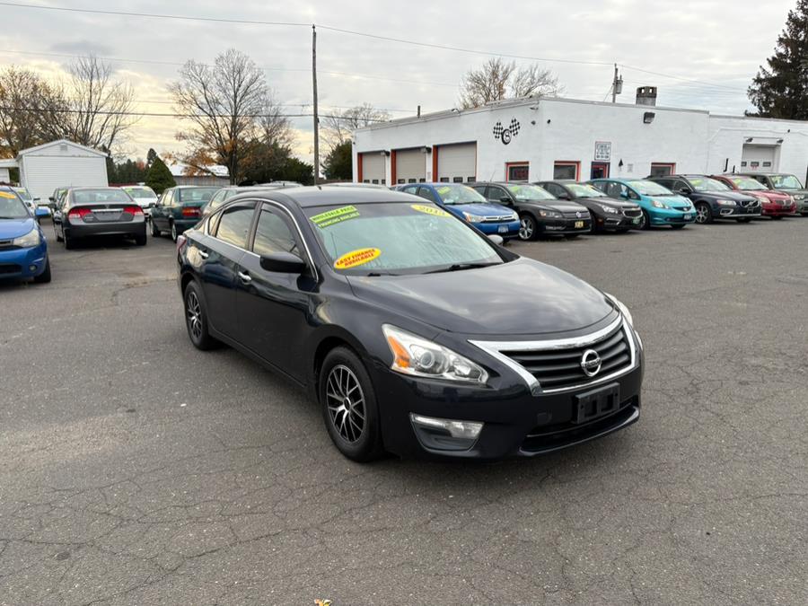 2013 Nissan Altima 4dr Sdn I4 2.5 S, available for sale in East Windsor, Connecticut | CT Car Co LLC. East Windsor, Connecticut
