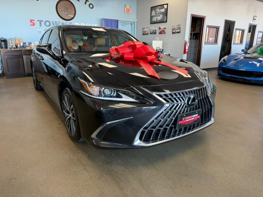 2024 Lexus ES 300h Premium photo 2