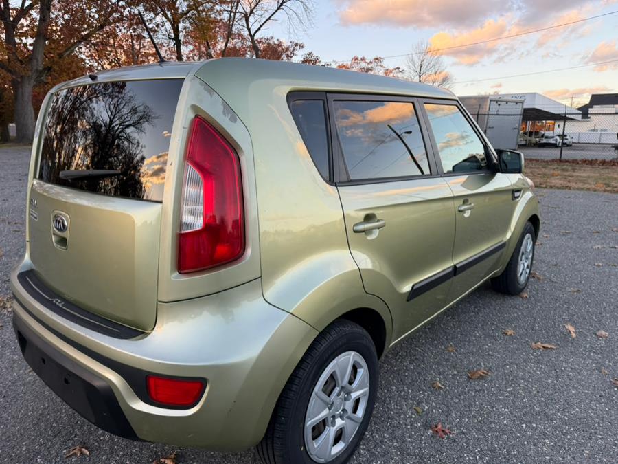 2013 Kia Soul 5dr Wgn Auto Base, available for sale in Springfield, Massachusetts | Auto Globe LLC. Springfield, Massachusetts