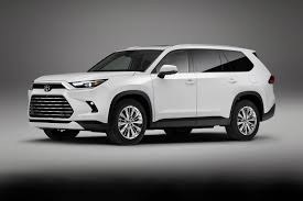 New 2026 Toyota Highlander in Brooklyn, New York | Affordable Auto Leasing LLC. Brooklyn, New York