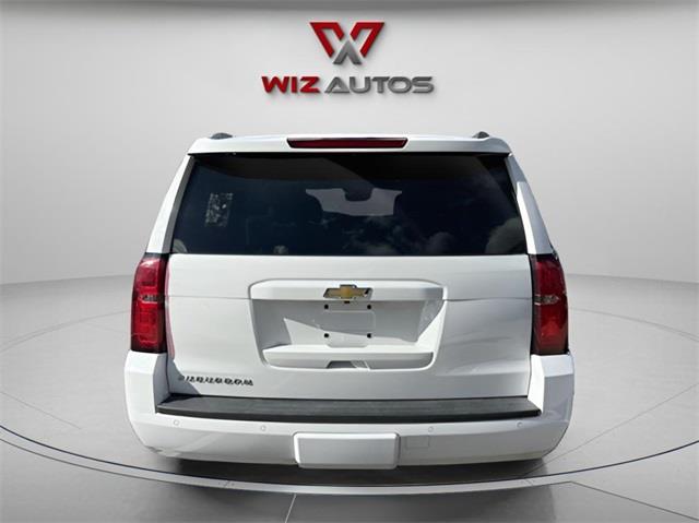 2020 Chevrolet Suburban LT photo 3