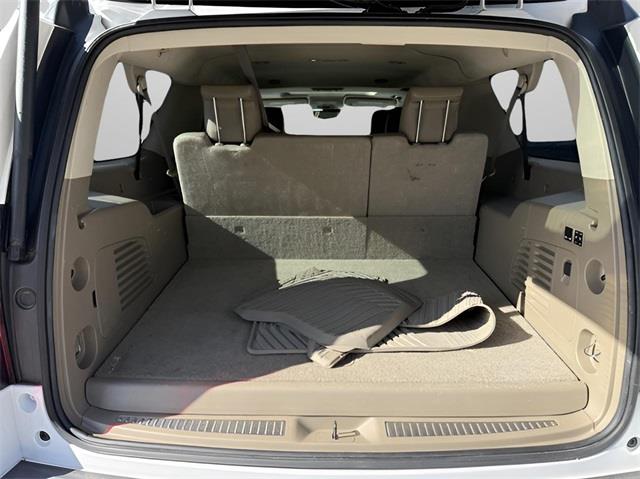 2020 Chevrolet Suburban LT photo 4