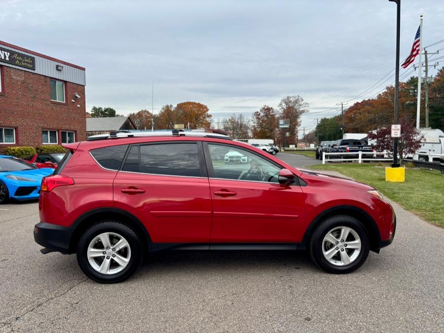 2014 Toyota RAV4 XLE photo 4