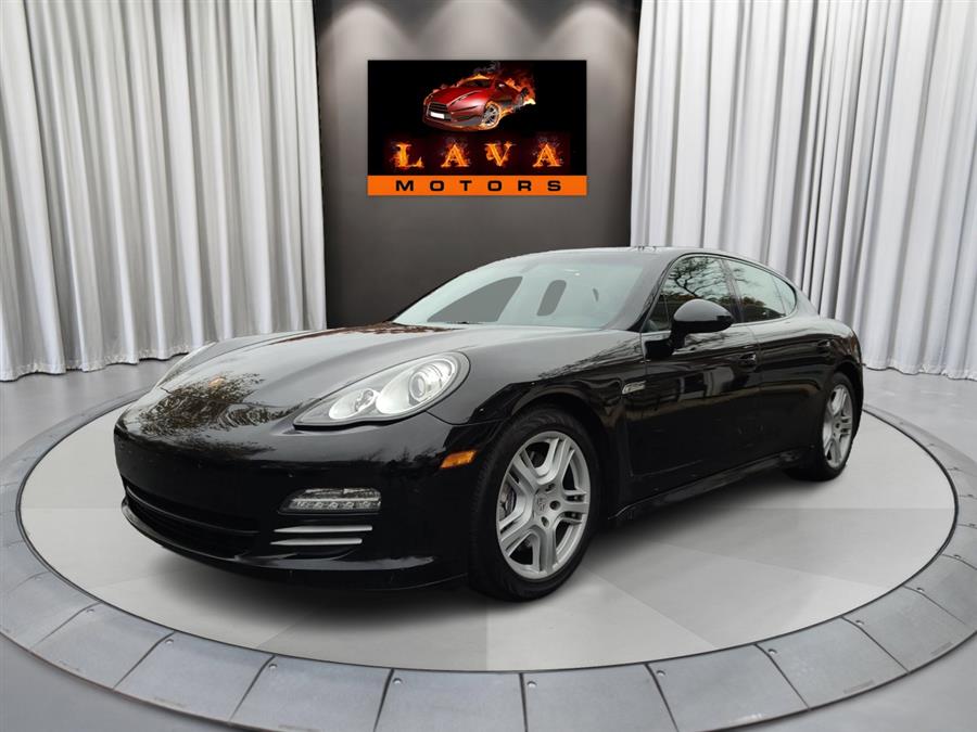 2011 Porsche Panamera 4 photo 2