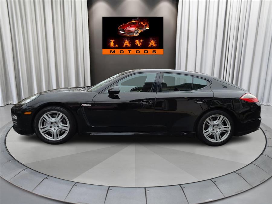 2011 Porsche Panamera 4 photo 3