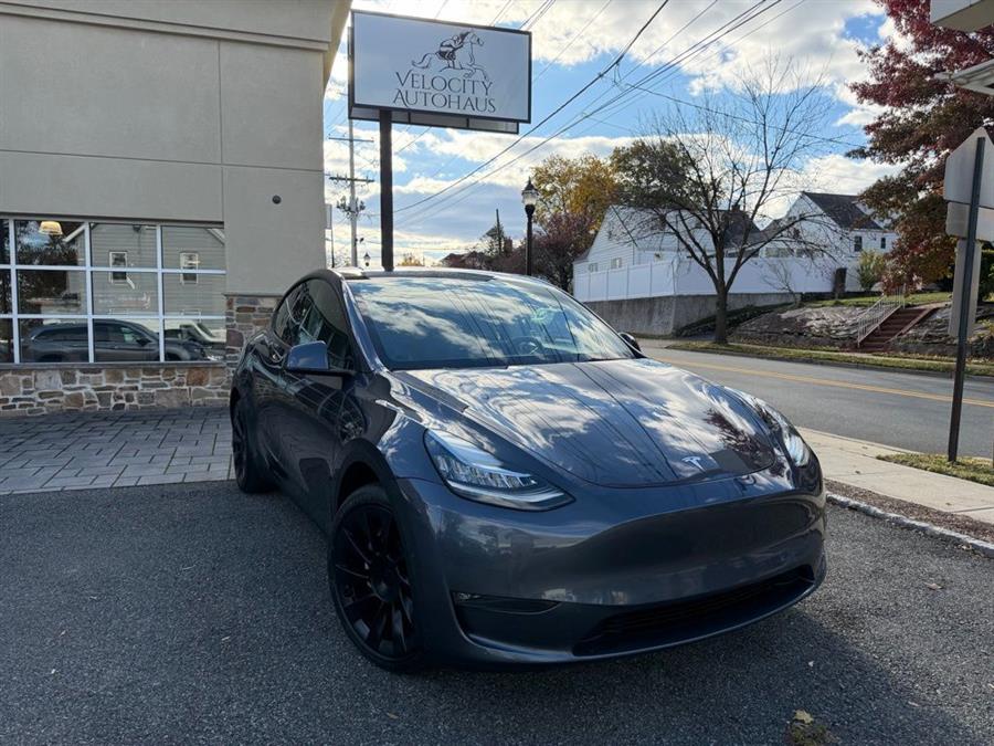 2022 Tesla Model Y Long Range's photo