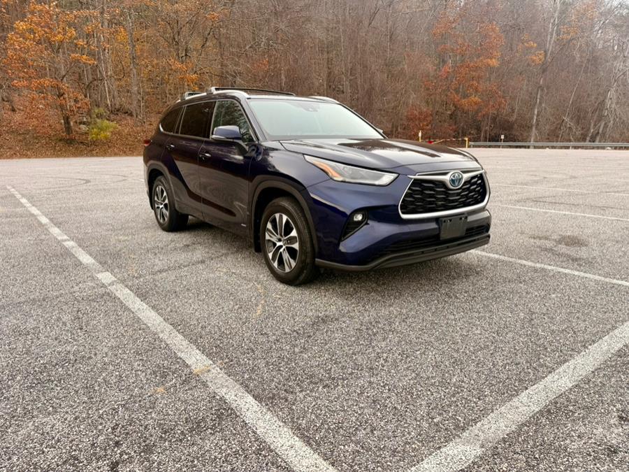 Used 2022 Toyota Highlander in Shelton, Connecticut | Center Motorsports LLC. Shelton, Connecticut