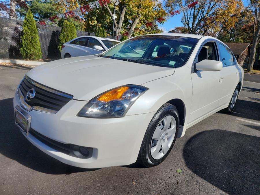2008 Nissan Altima 4dr Sdn I4 CVT 2.5 S, available for sale in Islip, New York | L.I. Auto Gallery. Islip, New York