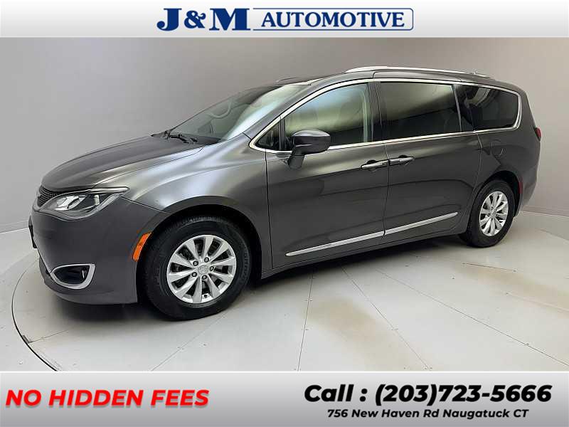 2018 Chrysler Pacifica Touring L, available for sale in Naugatuck, Connecticut | J&M Automotive Sls&Svc LLC. Naugatuck, Connecticut
