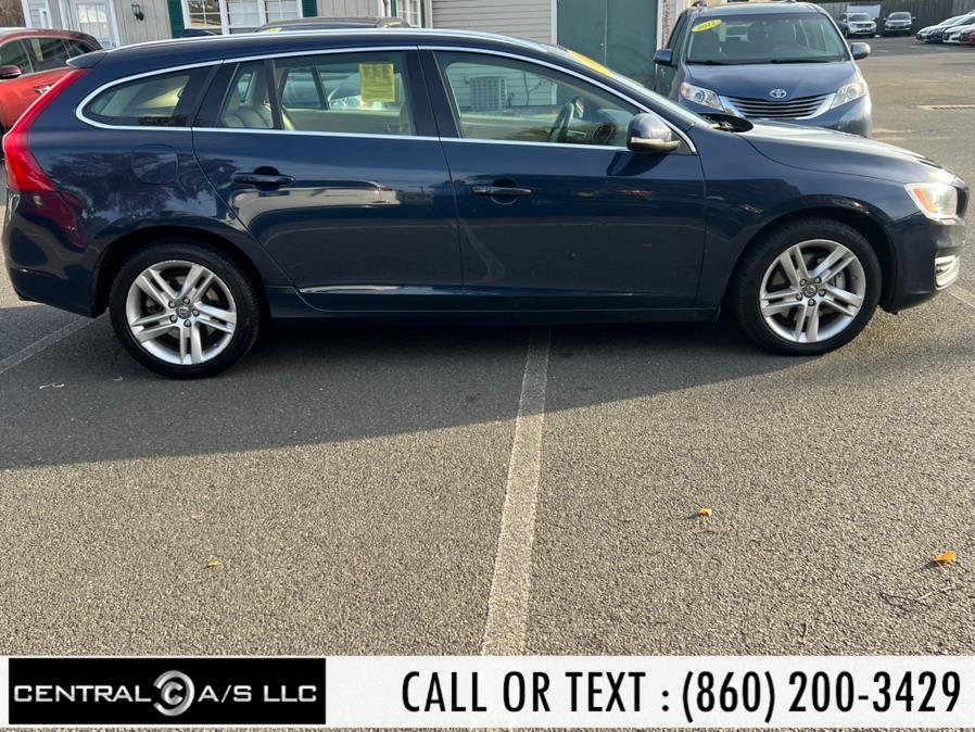 2015 Volvo V60 T5 Platinum AWD photo 4