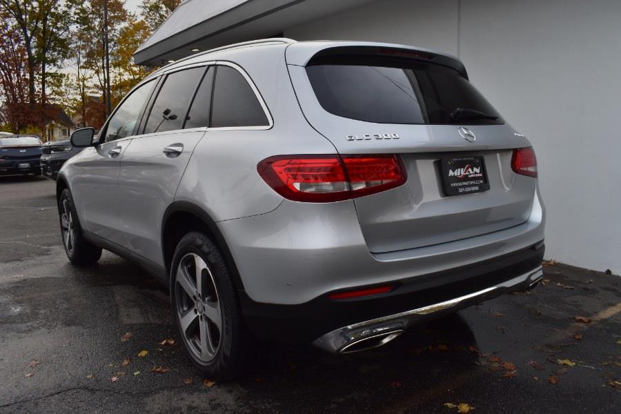 2016 Mercedes Benz GLC 4MATIC 300 photo 2