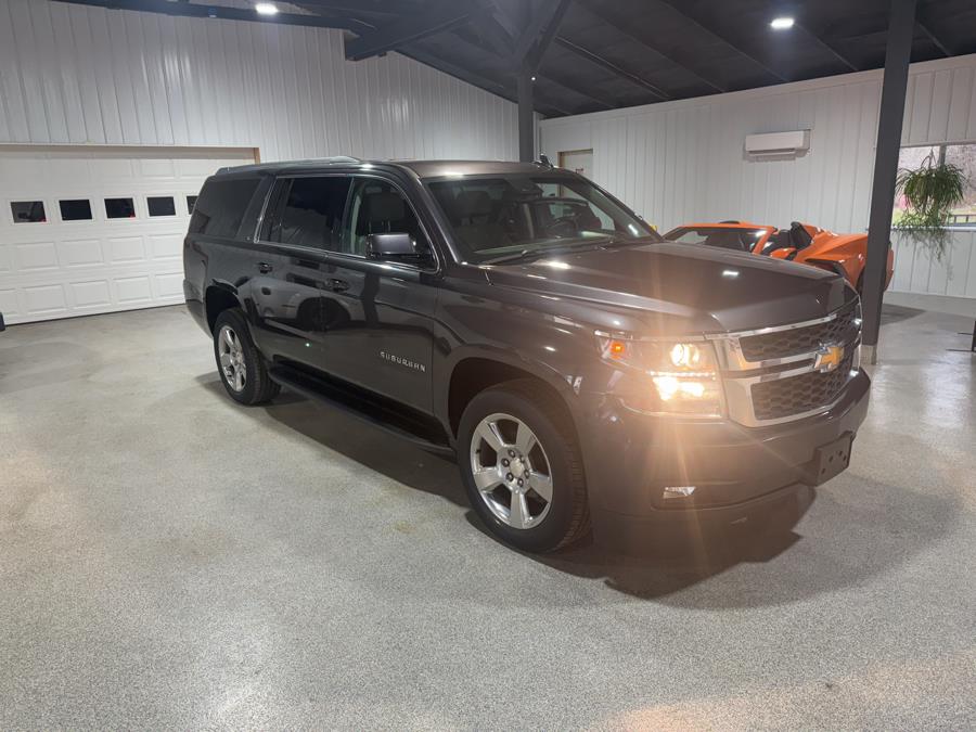 2018 Chevrolet Suburban 1500 LT photo 3