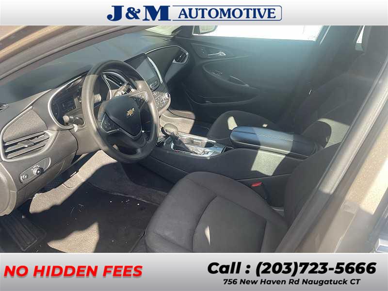 2022 Chevrolet Malibu 1LT photo 2